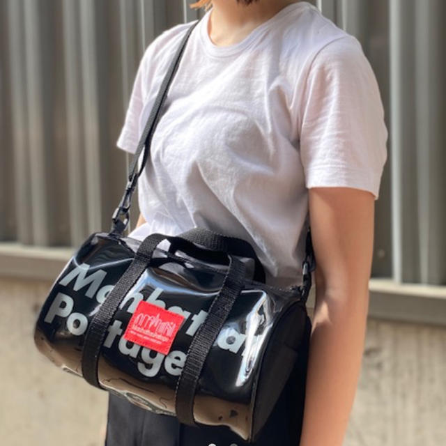 Manhattan Portage(マンハッタンポーテージ)のマンハッタンポーテージ Mini Chelsea Drum Bag Enamel レディースのバッグ(ショルダーバッグ)の商品写真