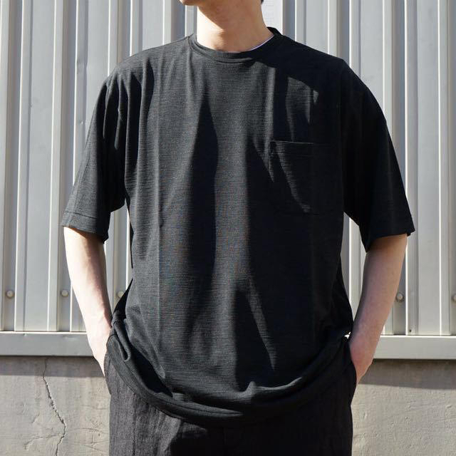 COMOLI(コモリ)のcomoli ウール天竺半袖クルー チャコール カットソー Tシャツ コモリ メンズのトップス(Tシャツ/カットソー(半袖/袖なし))の商品写真