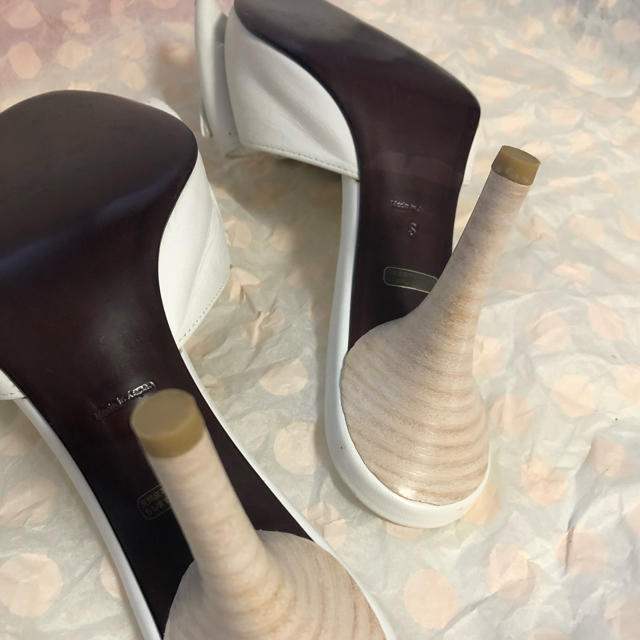 JILLSTUART(ジルスチュアート)のサンダル　ミュール　ジルスチュアート　白 レディースの靴/シューズ(サンダル)の商品写真