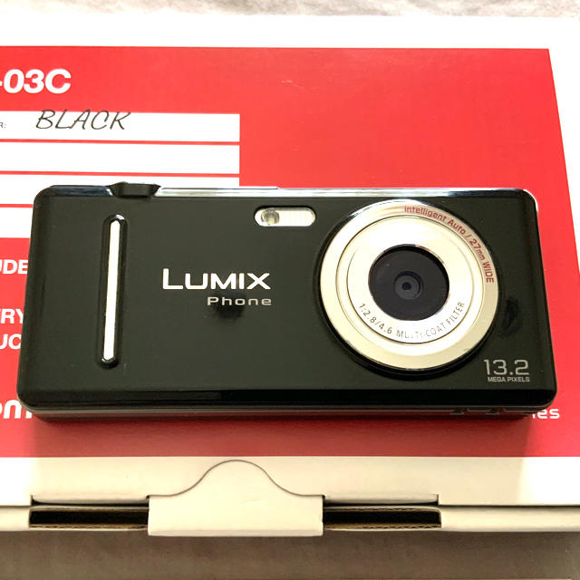 Panasonic(パナソニック)のレンゴク様専用 LUMIX Phone P-03C 1320万画素高性能カメラ付 スマホ/家電/カメラのスマートフォン/携帯電話(携帯電話本体)の商品写真