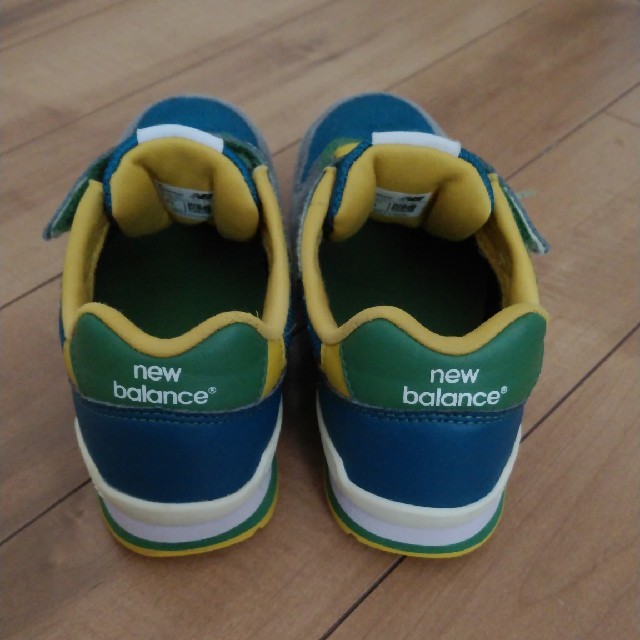 New Balance(ニューバランス)のTKAST様専用new balanceキッズスニーカー21 キッズ/ベビー/マタニティのキッズ靴/シューズ(15cm~)(スニーカー)の商品写真