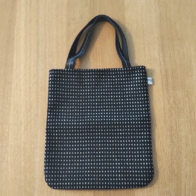MIKIMOTO(ミキモト)のMIKIMOTO 手提げ ミニバッグ 黒 柄 新品 非売品 レディースのバッグ(エコバッグ)の商品写真
