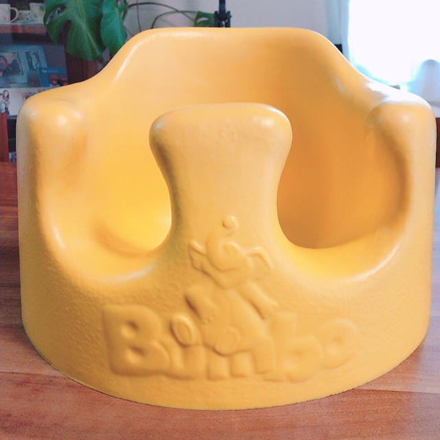 Bumbo(バンボ)のバンボ　イエロー キッズ/ベビー/マタニティのキッズ/ベビー/マタニティ その他(その他)の商品写真