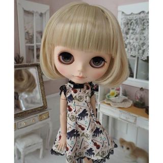 ネオブライス ウィッグ エアリーボブ CG 10インチ Blytheの通販 by ...