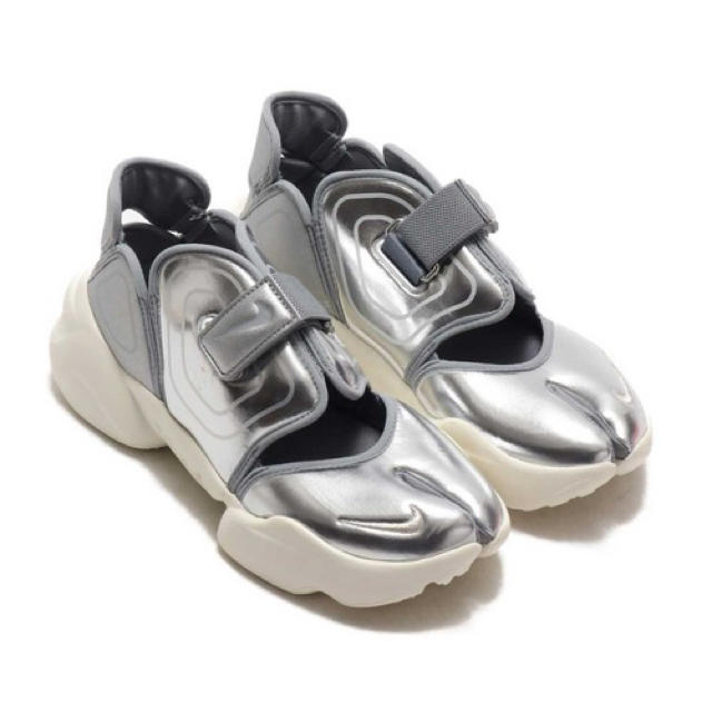 NIKE⭐︎廃盤品アクアリフトシルバー24.5cm-