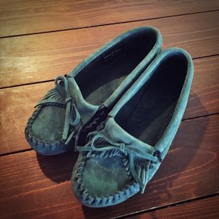 ミネトンカ(Minnetonka)のミネトンカ グリーン モカシン(スリッポン/モカシン)