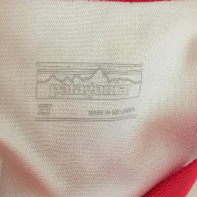 patagonia(パタゴニア)の専用★パタゴニア  Patagonia  ラッシュガード  2T キッズ/ベビー/マタニティのキッズ服女の子用(90cm~)(水着)の商品写真