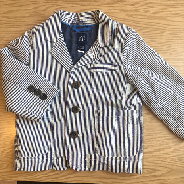 babyGAP(ベビーギャップ)の【値下げ】baby GAPストライプジャケット キッズ/ベビー/マタニティのベビー服(~85cm)(ジャケット/コート)の商品写真