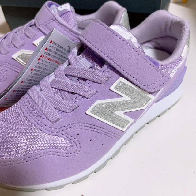 New Balance(ニューバランス)の17 ライラックパープル マゼンダ 専用 キッズ/ベビー/マタニティのキッズ靴/シューズ(15cm~)(スニーカー)の商品写真