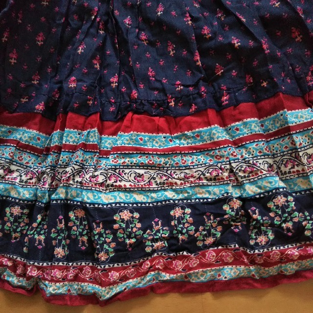 Lil nina リルニーナ ロング スカート 花柄 ネイビー×レッド系 レディースのスカート(ロングスカート)の商品写真
