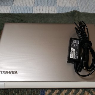 トウシバ(東芝)のTOSHIBA T45/RGD  i3 275GB/16GB Win10おまけ付(ノートPC)