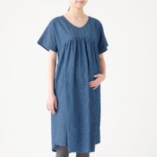 MUJI (無印良品)(ムジルシリョウヒン)の無印良品　マタニティ　半袖ワンピース　M-L 授乳口付き キッズ/ベビー/マタニティのマタニティ(マタニティワンピース)の商品写真