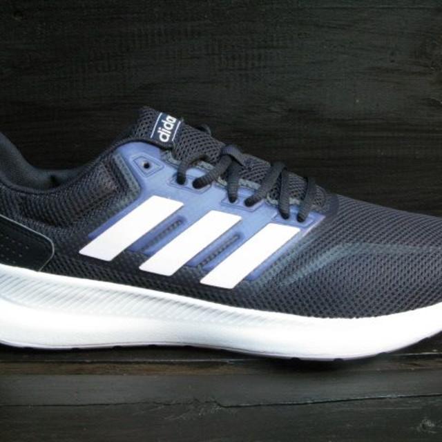 adidas(アディダス)の新品　アディダス　シューズ26.5 メンズの靴/シューズ(スニーカー)の商品写真