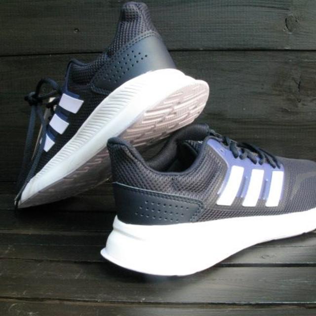 adidas(アディダス)の新品　アディダス　シューズ26.5 メンズの靴/シューズ(スニーカー)の商品写真