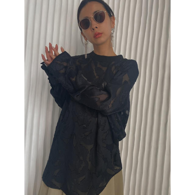 Ameri VINTAGE(アメリヴィンテージ)の【Ameri VINTAGE】HAOKAN BACK RIBBON BLOUSE レディースのトップス(シャツ/ブラウス(長袖/七分))の商品写真