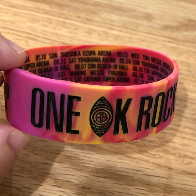 ONE OK ROCK ラバーバンド　ワンオク エンタメ/ホビーのタレントグッズ(ミュージシャン)の商品写真