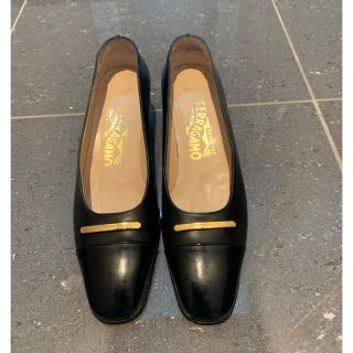 サルヴァトーレフェラガモ(Salvatore Ferragamo)のにゃー様専用　再値下げしました！フェラガモのパンプス(ハイヒール/パンプス)