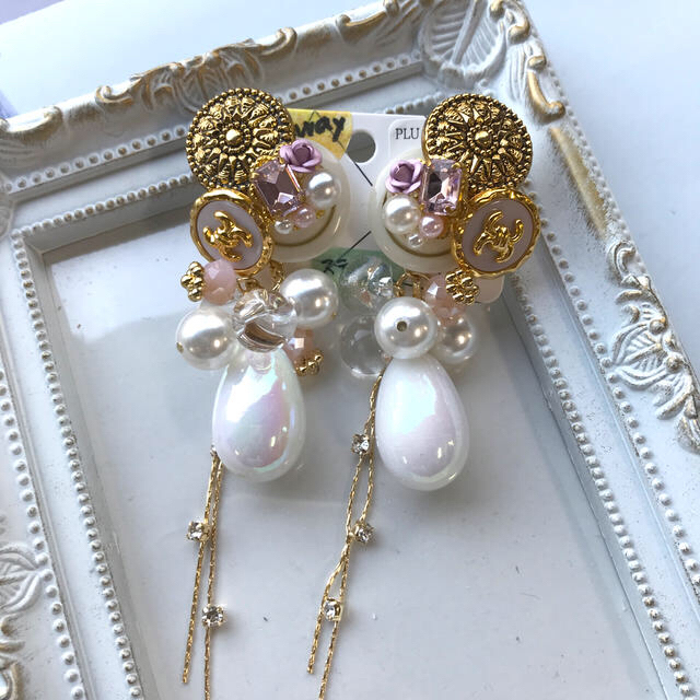 キラキラピンクカボションとパールジャラジャラピアス 2