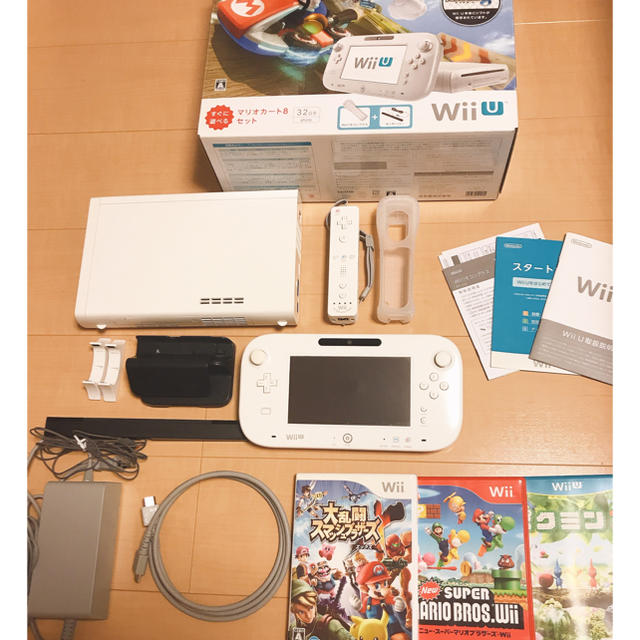 【美品】Wii U マリオカート8セット（シロ）プラスおまけいろいろ