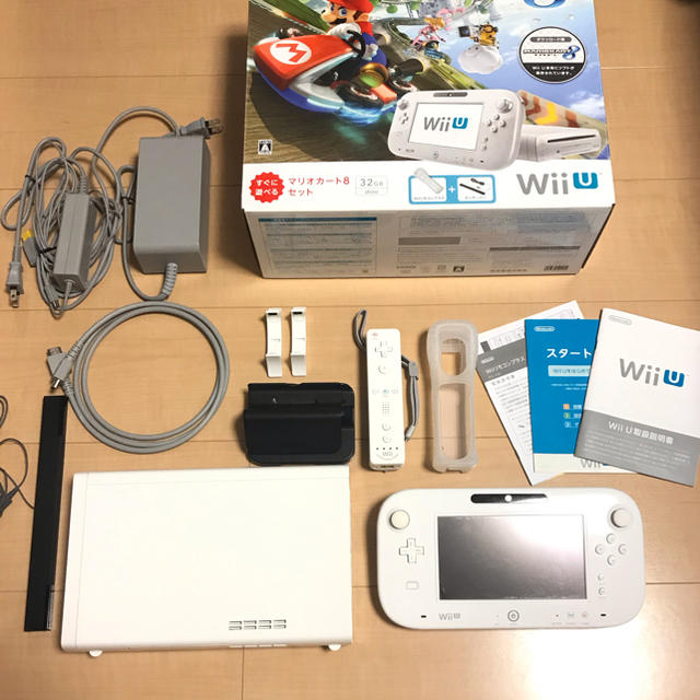 【美品】Wii U マリオカート8セット（シロ）プラスおまけいろいろ 1