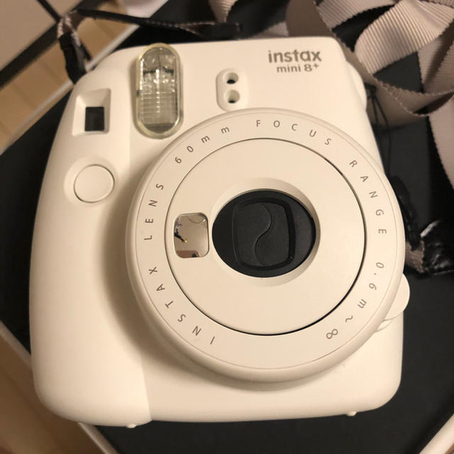 インスタントカメラ 『チェキ』 instax mini 8+（プラス） バニラスマホ/家電/カメラ