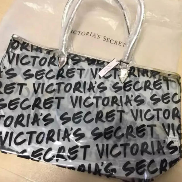 Victoria's Secret(ヴィクトリアズシークレット)の【新品】ヴィクトリアシークレット　クリアバック レディースのバッグ(トートバッグ)の商品写真