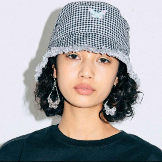 X-girl(エックスガール)の ✨キュアドリーム様専用　　　BUTTERFLY BUCKET HAT 🦋 レディースの帽子(ハット)の商品写真