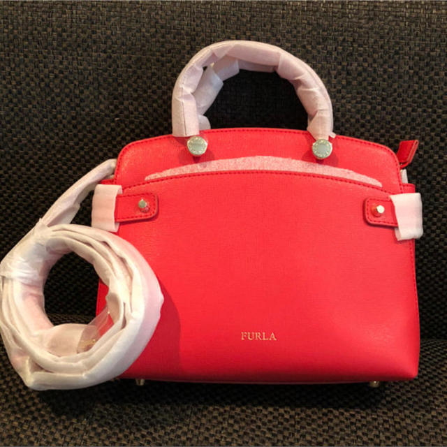 新品 定価6万円 FURLA ショルダーバッグ フルラ 赤 - ショルダーバッグ