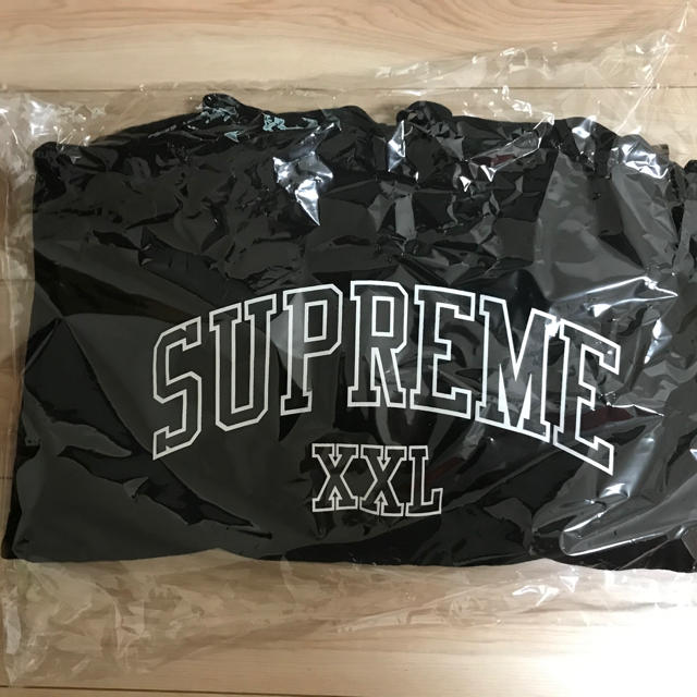 Supreme(シュプリーム)のシュプリーム　XXL Hooded Sweatshirt パーカー 定価以下 メンズのトップス(パーカー)の商品写真
