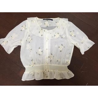 アンアナザーアンジェラス(an another angelus)のマーガレット柄シフォントップス(シャツ/ブラウス(半袖/袖なし))