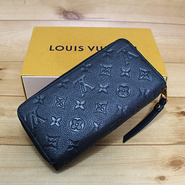 LOUIS VUITTON(ルイヴィトン)の正規品【なかなか綺麗】LOUIS VUITTON アンプラントジッピーウォレット レディースのファッション小物(財布)の商品写真