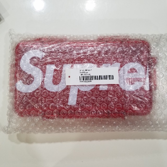 Supreme　pelican1060case red