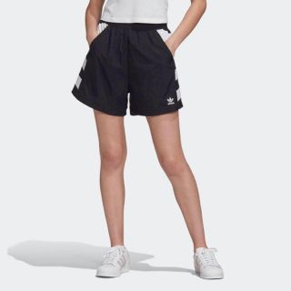 アディダス(adidas)のadidas ショートパンツ(ショートパンツ)