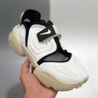 希少カラー NIKE アクアリフト サミットホワイト