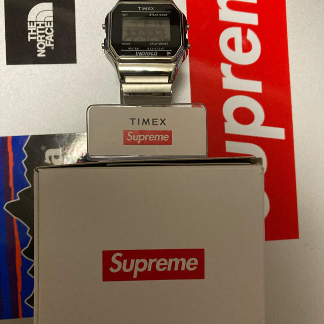 Supreme(シュプリーム)の最安値19aw Supreme Timex Watch silver メンズの時計(腕時計(デジタル))の商品写真