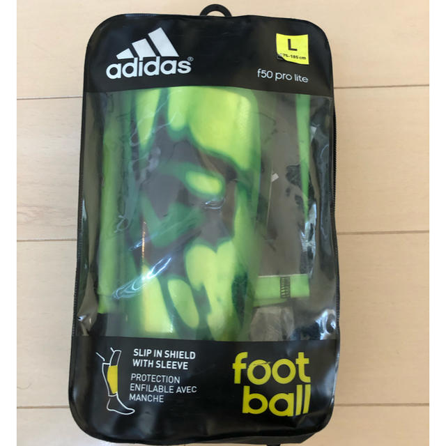 adidas(アディダス)のサッカー　シンガード　アディダス　F50  PRO LITE Lサイズ スポーツ/アウトドアのサッカー/フットサル(その他)の商品写真