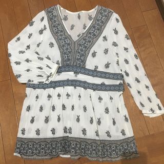 ニジュウサンク(23区)の２３区　44 ブラウス　チュニック  TOILE de JOUY 白(チュニック)