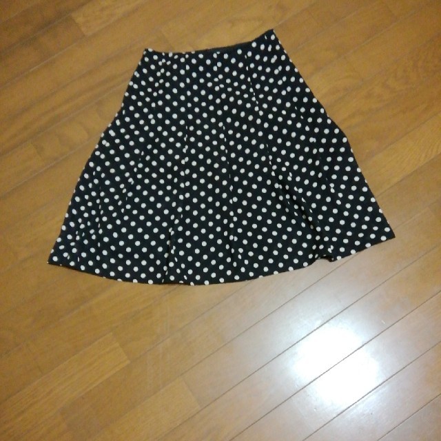 黒白ドットスカート レディースのスカート(ひざ丈スカート)の商品写真