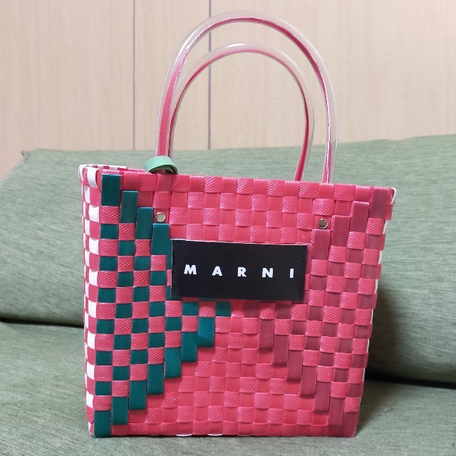 Marni(マルニ)の マルニマーケット ピクニック バッグ 赤 ピンク レディースのバッグ(かごバッグ/ストローバッグ)の商品写真