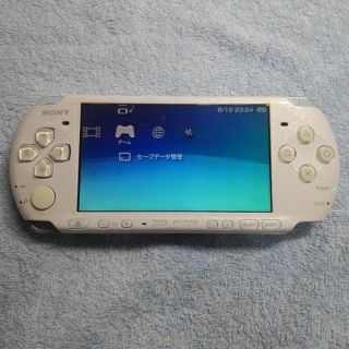 プレイステーションポータブル(PlayStation Portable)のPSP3000　パールホワイト(携帯用ゲーム機本体)