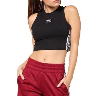 アディダス(adidas)のadidas クロップドトップス(Tシャツ(長袖/七分))