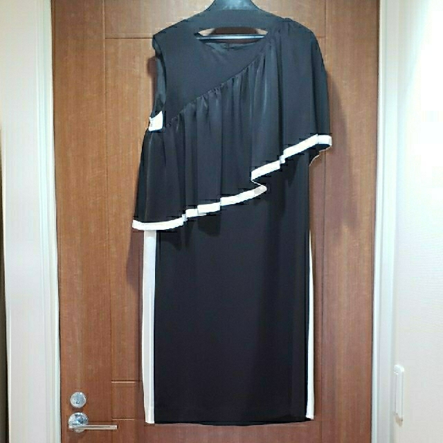 グレースコンチネンタル/グレースクラス/ライン配色ラッフルドレス
