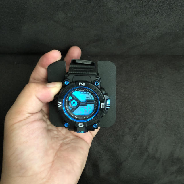 G-SHOCK風 7色 腕時計 メンズの時計(腕時計(デジタル))の商品写真