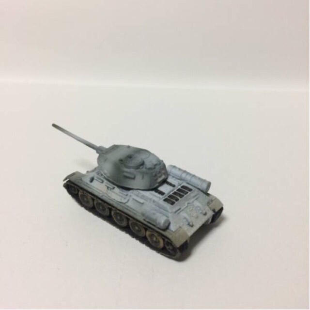 海洋堂(カイヨウドウ)のT-34/85 1/144 冬季迷彩 WTM1弾 エンタメ/ホビーのおもちゃ/ぬいぐるみ(模型/プラモデル)の商品写真