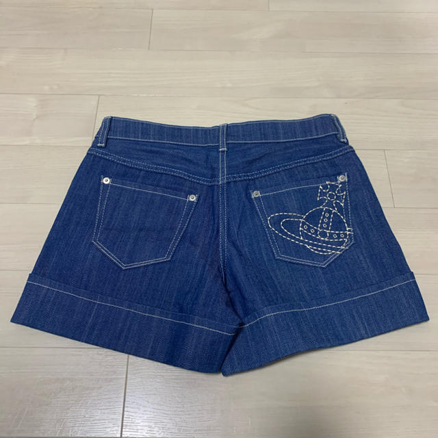 Vivienne Westwood(ヴィヴィアンウエストウッド)のmaru様専用《美品》ヴィヴィアンウエストウッド デニムショートパンツ M　 レディースのパンツ(ショートパンツ)の商品写真