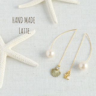 シェル × イニシャルピアス(ピアス)