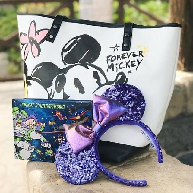 Disney(ディズニー)の即購入OK　大人気商品　再入荷　海外ディズニー  紫 スパンコール カチューシャ レディースのヘアアクセサリー(カチューシャ)の商品写真