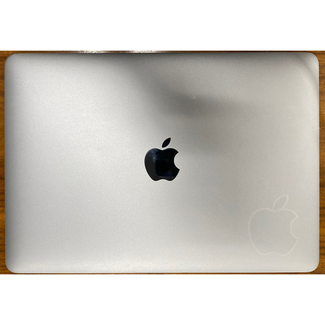 13インチ　MacBookAir 2015 シール跡・凹み等有り、性能問題なし