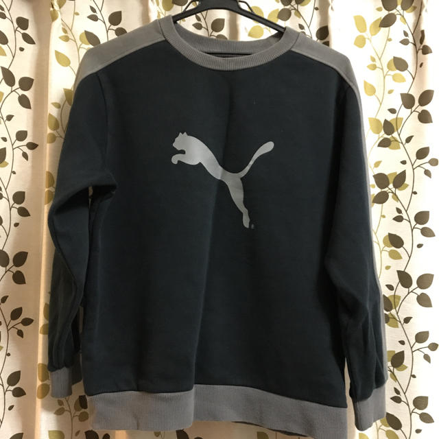 PUMA(プーマ)の専用☆プーマ☆裏起毛トレーナー☆160 キッズ/ベビー/マタニティのキッズ服男の子用(90cm~)(Tシャツ/カットソー)の商品写真