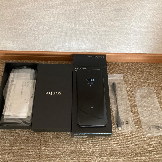 SHARP(シャープ)のAQUOS ZERO2 SIMフリー DSDV対応 スマホ/家電/カメラのスマートフォン/携帯電話(スマートフォン本体)の商品写真